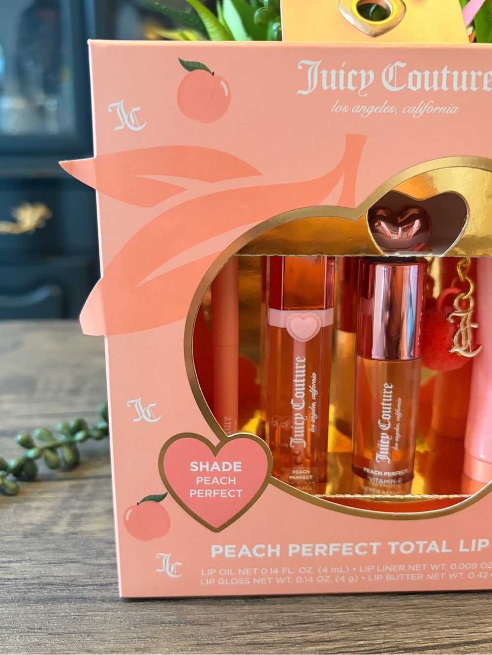 Juicy Couture Peach Perfect Total Lip Kit with fuzzy Charm - Picture 2 of 9